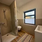 Haakestrasse 1j *